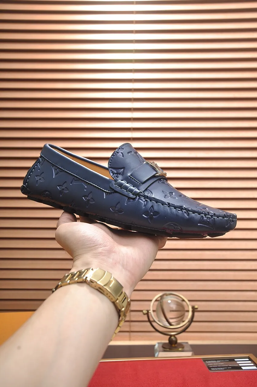 Men's men's shoes 💰420💶 [LV Doudou shoes] (water-dyed cowhide lining) new model is on the market, available on the official website. The new Doudou shoes are processed into single-color materials, and the uppers are made of imported horsehide leather. The body of the shoe is fully hemmed with mark thread, and is lined with imported original cowhide leather. The elegant shoe shape is super suitable for all-matching, and the size is 38-44.